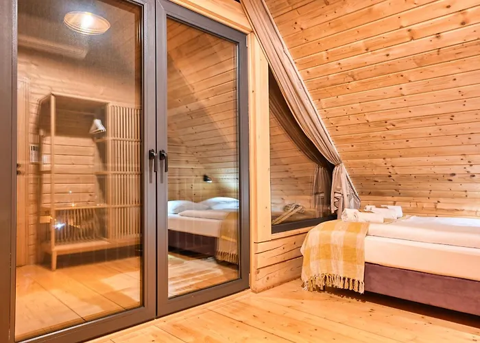 Osada Z Jacuzzi Dağ evi Bozkow