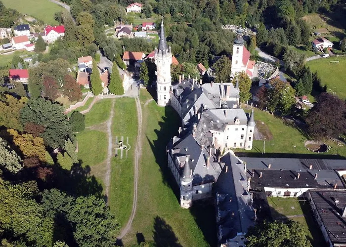 Osada Z Jacuzzi Bozkow