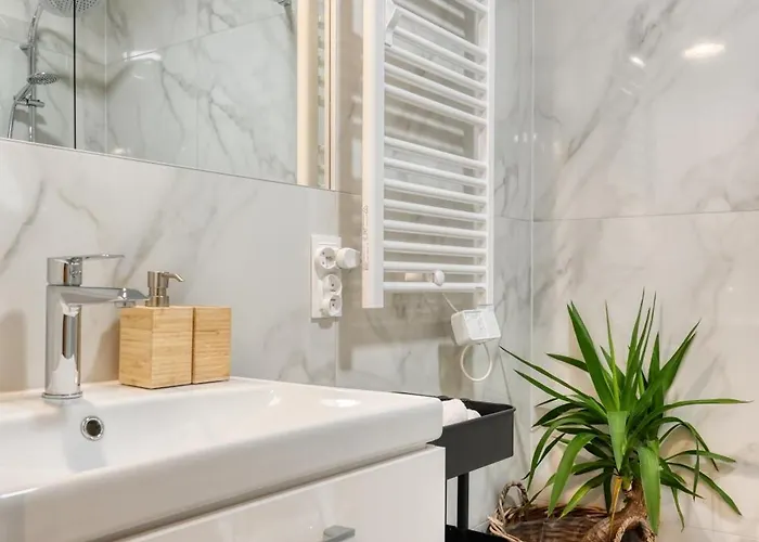 Osada Z Jacuzzi Dağ evi Bozkow